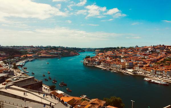 Transfer Paris : votre chauffeur privé pour une expérience VIP